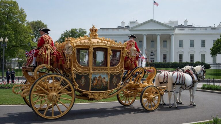 The royal carriage parked on the drive of the Whitehouse